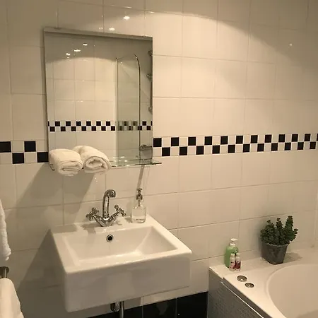 Cozy Flower Fountain Apartament *