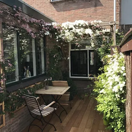 Cozy Flower Fountain Apartament *